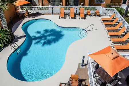 Courtyard by Marriott Myrtle Beach Broadway - 16
