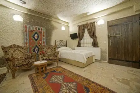Safran Cave - 123