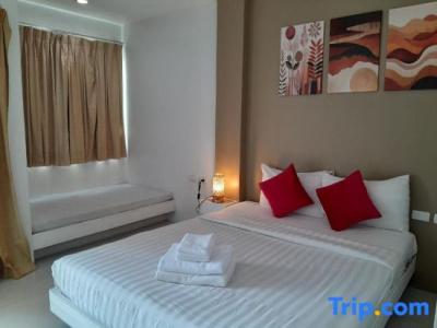 Island Patong Beachfront Apartments - 50