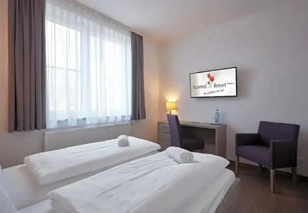 Bernstein Acamed Resort - 27