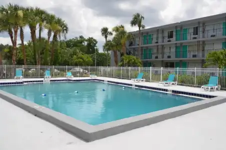 Altamonte Springs and Suites - 17