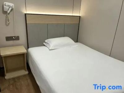 Yakelai Hostel - 11