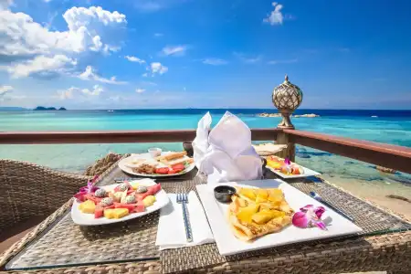 Beyond The Blue Horizon Villa Resort - 8