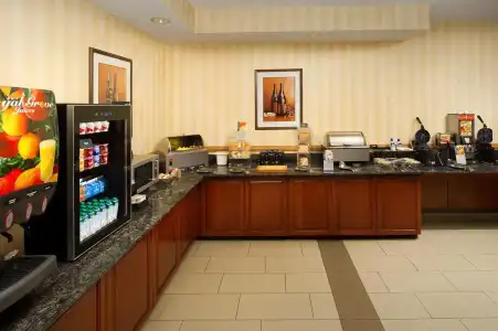Best Western Plus Vancouver Mall Dr. & Suites - 12