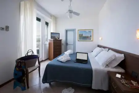 Grand Excelsior - 72