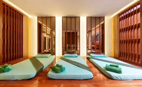 Khaolak Bay Front Resort - 11