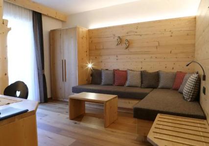 Belvedere & Paradise Club Center - 43