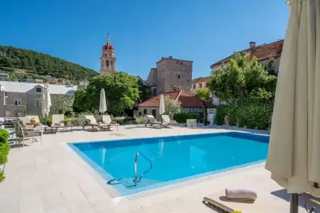 Puteus Palace Brac - 18