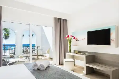 Royal Palm Resort & Spa - Adults Only - 3