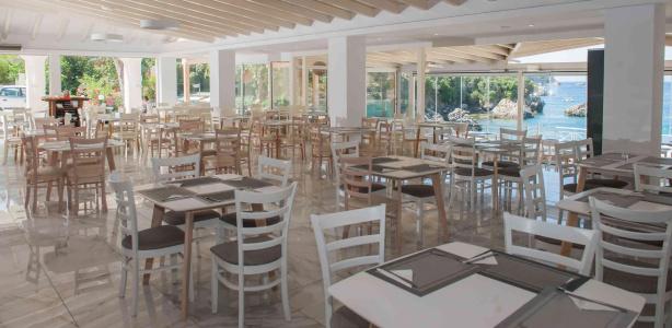 Blue Princess Beach & Suites - 19