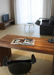 Gold Lagoon Kosher - by Amphora & Suites - 38