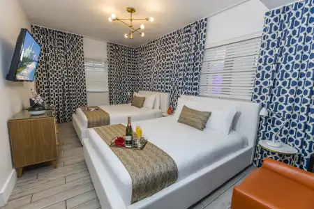 Oceanside and Suites - 32