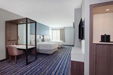 SpringHill Suites by Marriott Huntington Beach Orange County - 3