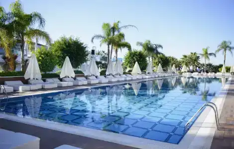 Q Premium Resort - 16