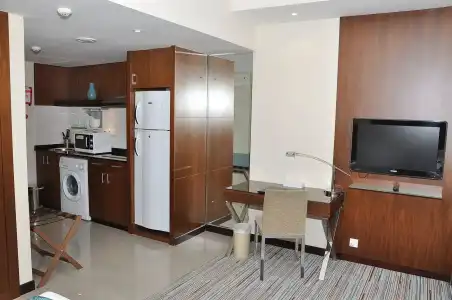 Phoenix Plaza Apartments - 18