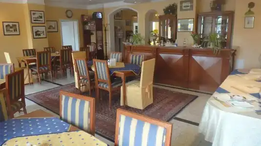 am Bayrischen Platz - 16