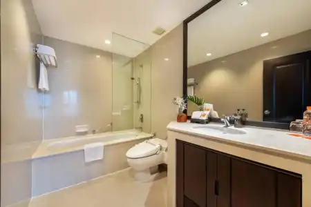 Bandara Silom Suites - 125