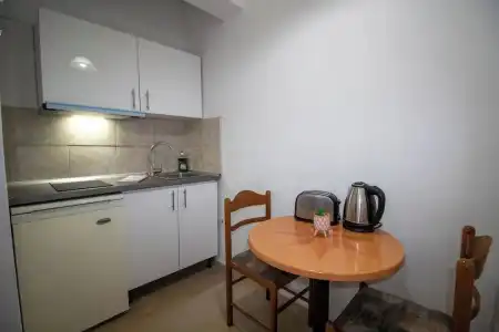 Harrys bar & apartments - 29