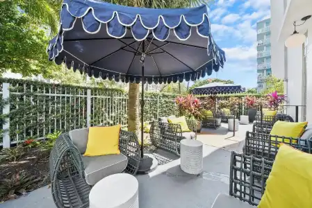 Lincoln Arms Suites - 19