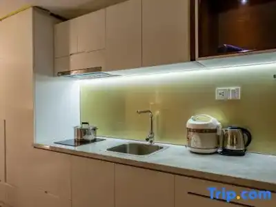 Golden Tree & Apartment - 45