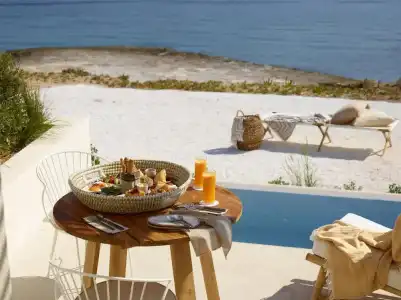 White Pebble Suites - 23