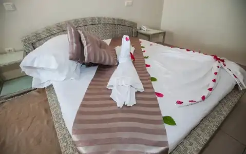 Lella Meriam - 62