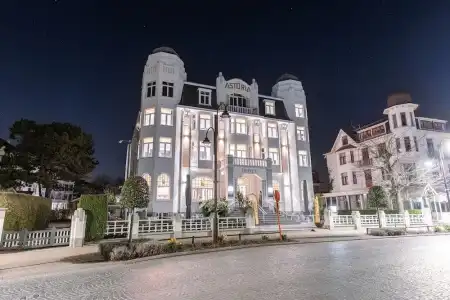 Astoria De Haan - 0