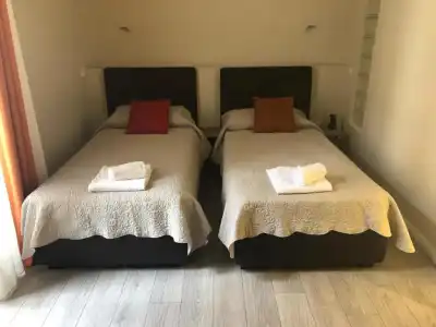 The Roman Empire Guesthouse - 80