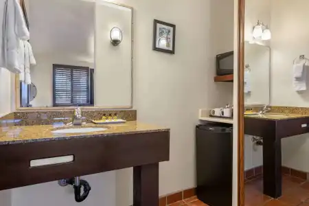 Best Western Plus Hacienda Old Town - 7