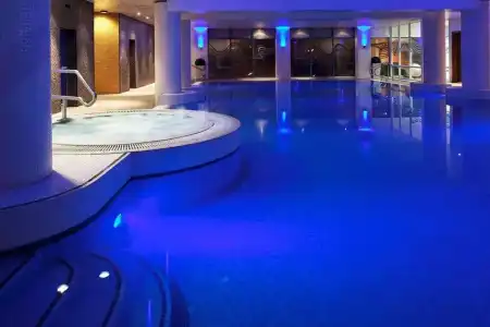 Novotel Cardiff Centre - 12