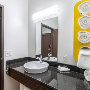 Motel 6 Las Vegas, NV - Motor Speedway - 25