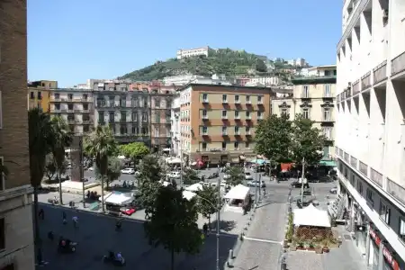 Piazza Carità - 70