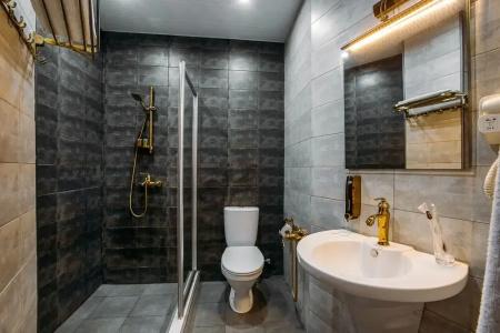 Green Queen - 7