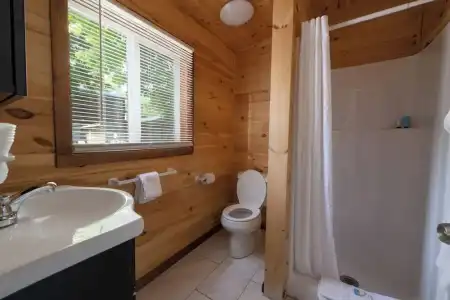 Depe Dene Lakeside Resort - 425