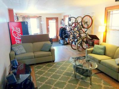 The Wayfaring Buckeye Hostel - 44