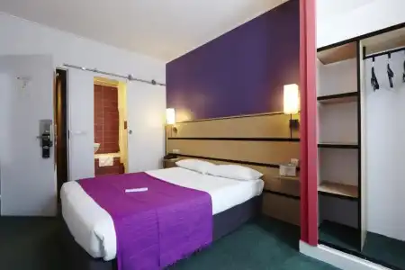 Hôtel Kyriad Paris 10 — Canal Saint Martin-République - 52