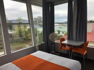 Waterfront Lodge Motel - 69