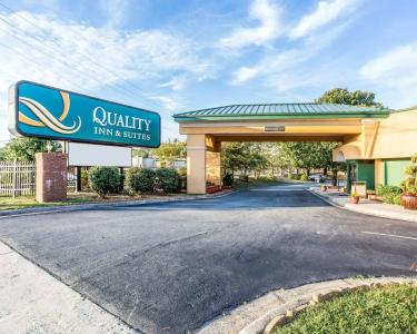 Quality Inn & Suites Coliseum - 21