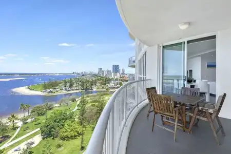 Crystal Bay on the Broadwater - 454