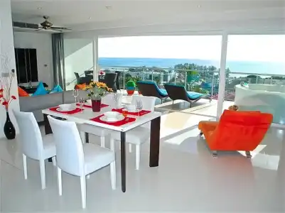 Sunset Plaza Holiday Apartment - 6