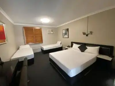 The Cosmopolitan Motel and Serviced Apartments - 34