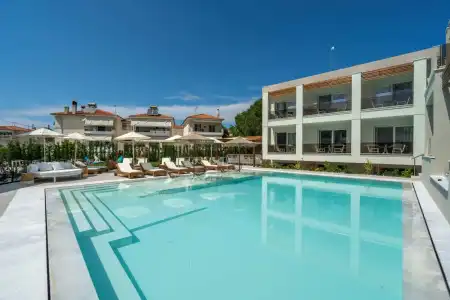 Mirablue Luxury Residences - 11