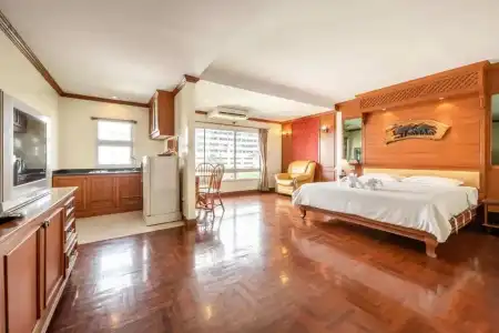 Royal Ivory Sukhumvit Nana - 75