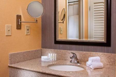 Courtyard Charlottesville - 25