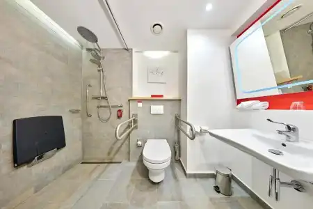 Park Inn by Radisson Kyiv Troyitska - 5