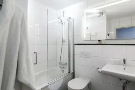 Holiday Inn Eindhoven Centre by IHG - 9