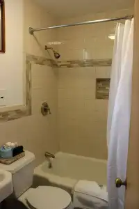 Town & Beach Motel - 5