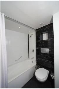 Peninsula Grand - 73