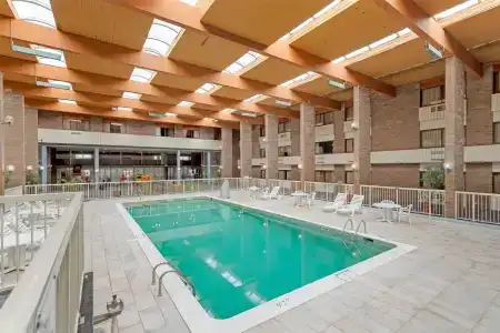 Ramada Lansing and Conference Center - 15