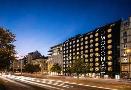 MOOONS - 20